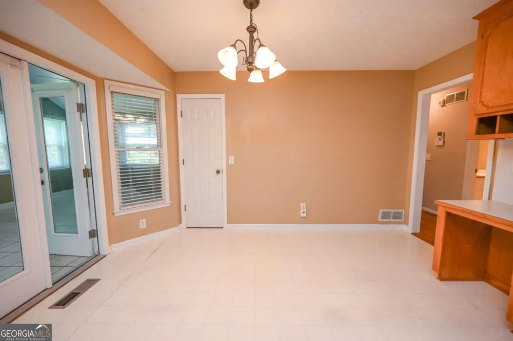 114 Valley Farm LN Acworth, GA 30102