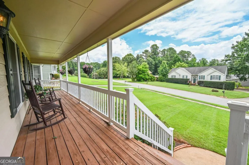 114 Valley Farm LN Acworth, GA 30102