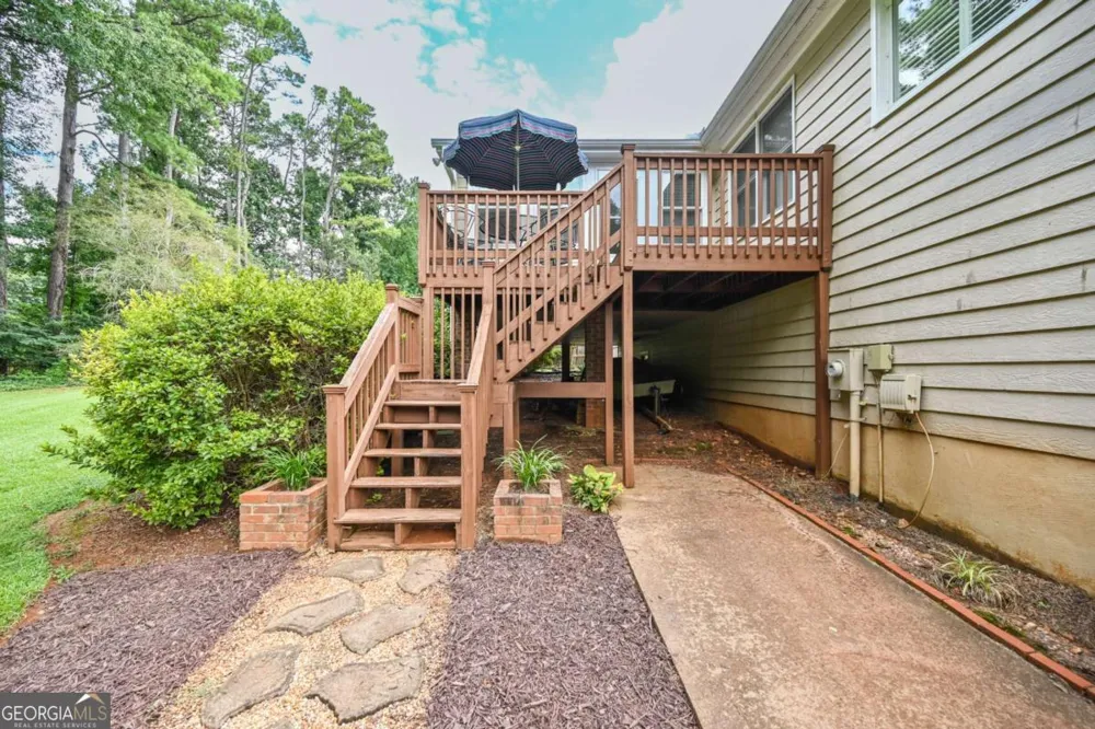 114 Valley Farm LN Acworth, GA 30102