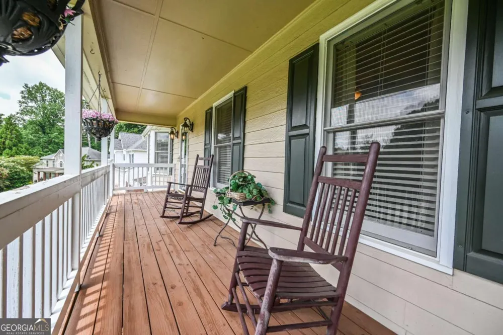 114 Valley Farm LN Acworth, GA 30102