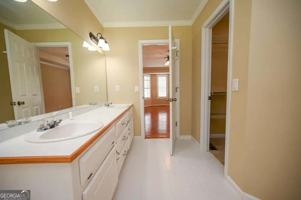 114 Valley Farm LN Acworth, GA 30102