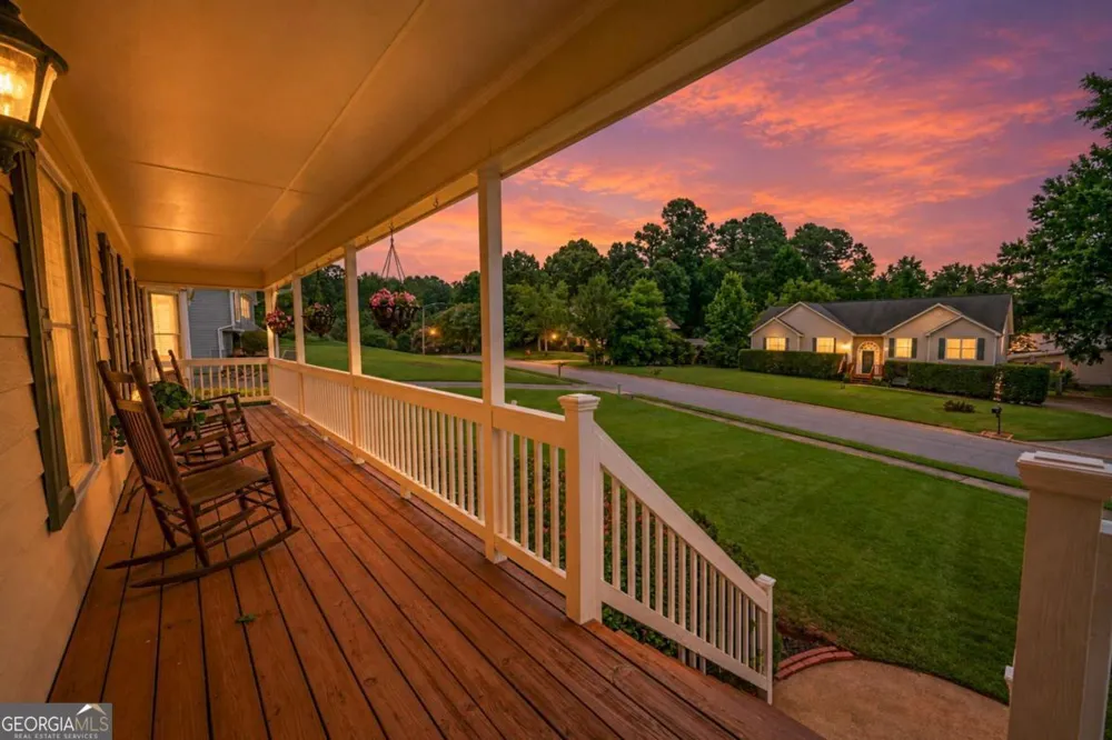 114 Valley Farm LN Acworth, GA 30102