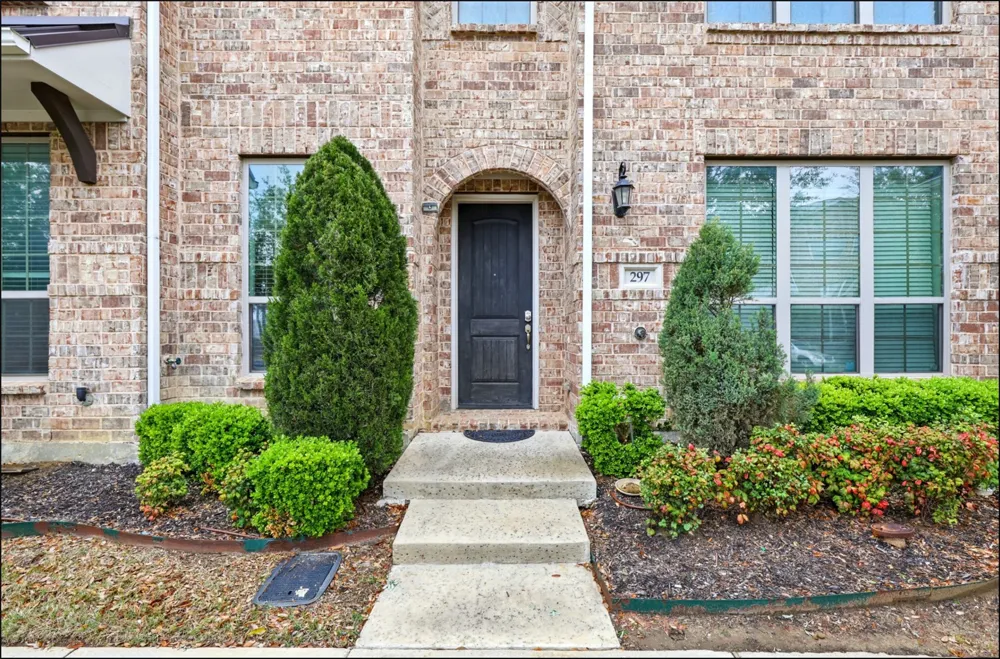 297 Scotia Street Lewisville, TX 75056