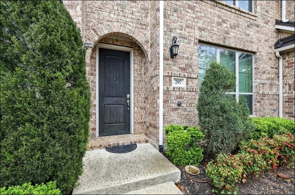 297 Scotia Street Lewisville, TX 75056
