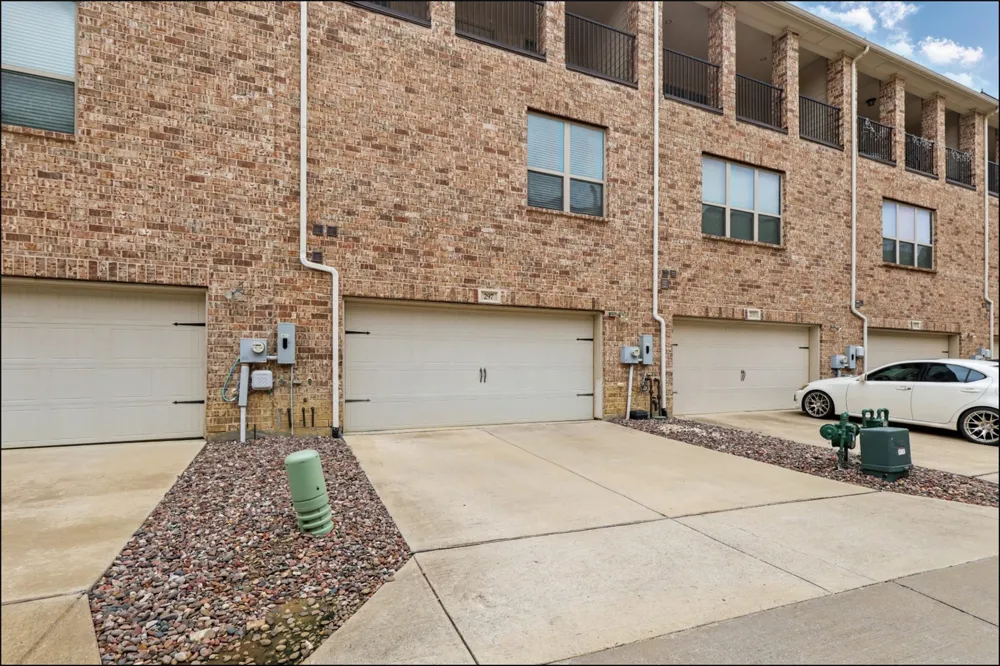 297 Scotia Street Lewisville, TX 75056