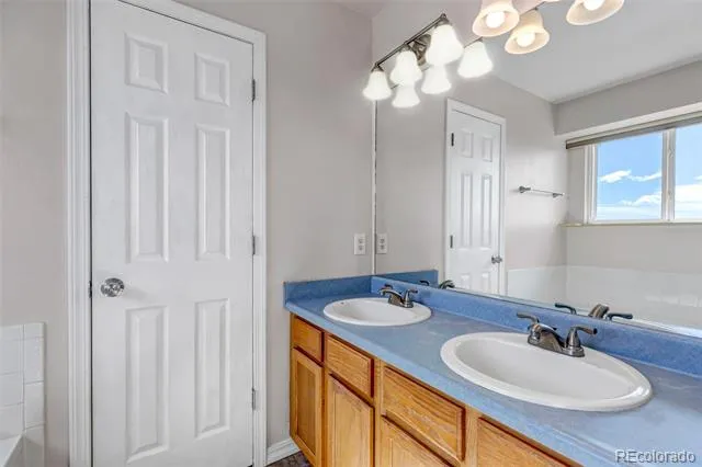 2375 Lisa Drive Colorado Springs, CO 80915