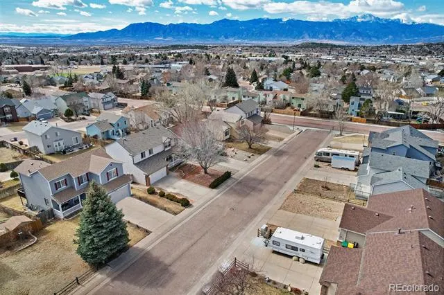 2375 Lisa Drive Colorado Springs, CO 80915