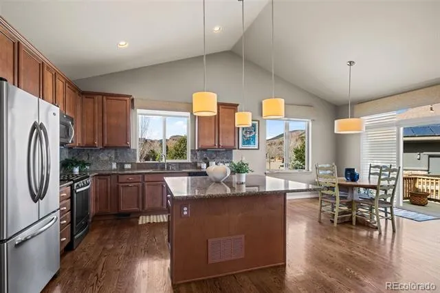 400 Carter Drive Lyons, CO 80540