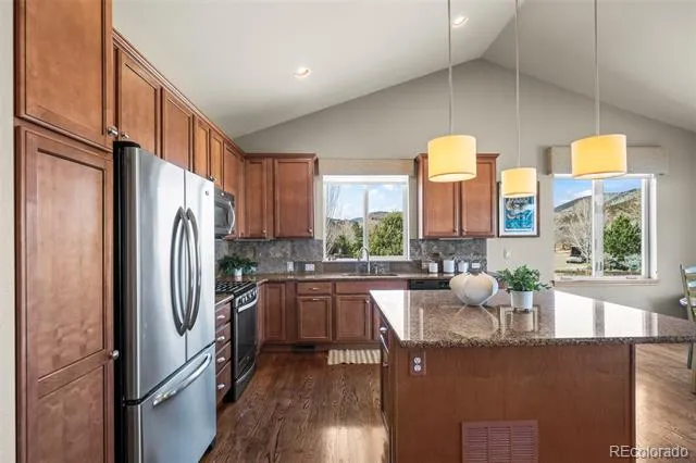 400 Carter Drive Lyons, CO 80540