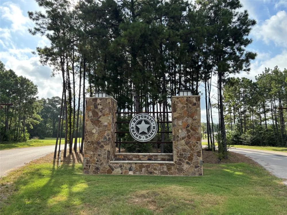 15223 Forest Grove Drive Willis, TX 77378