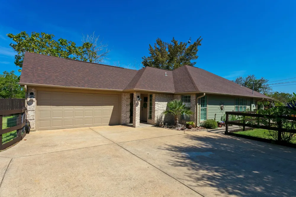 703 Meadow Brook Drive Caldwell, TX 77836