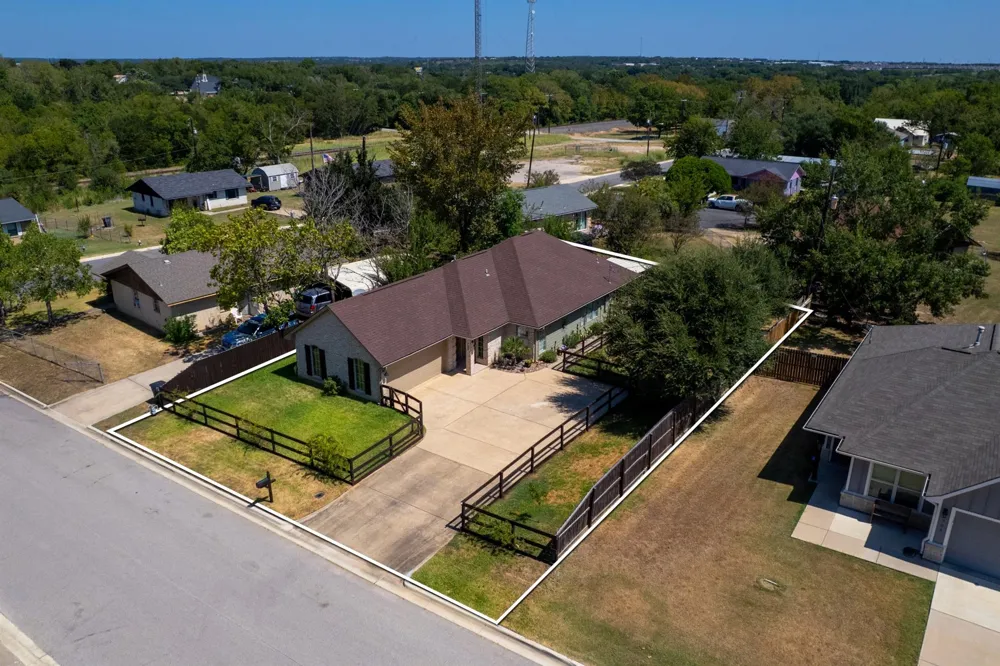 703 Meadow Brook Drive Caldwell, TX 77836