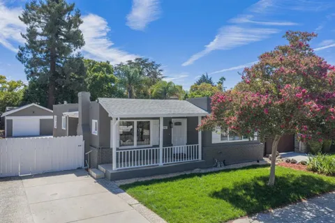 1516 Hester Avenue