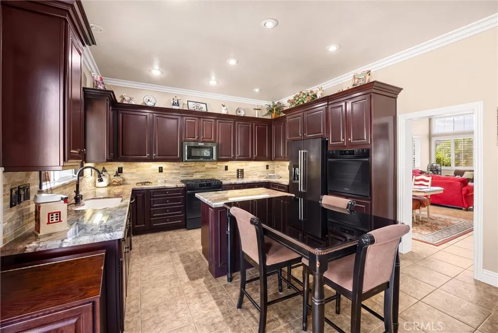 9856 Summerhill Road Rancho Cucamonga, CA 91737