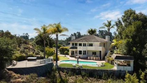 760 Del Valle