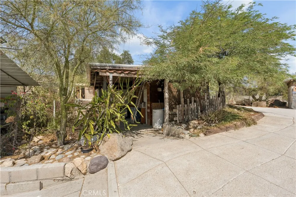 18455 Pequena Entrada Perris, CA 92570