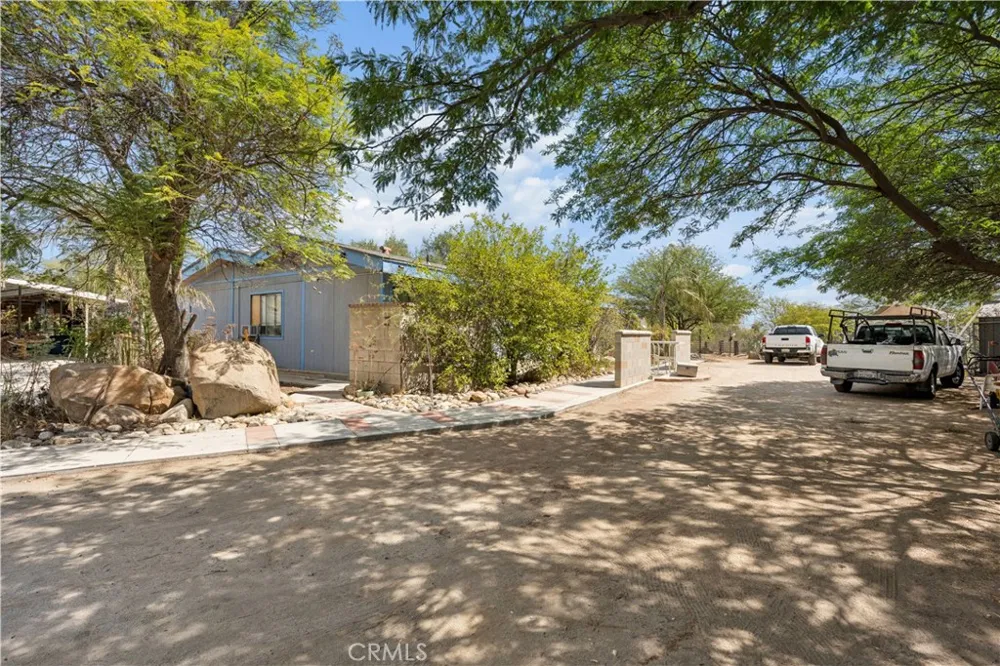 18455 Pequena Entrada Perris, CA 92570