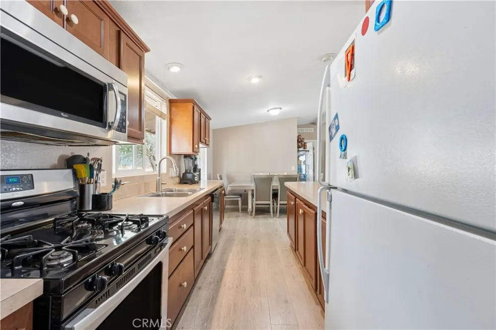 18455 Pequena Entrada Perris, CA 92570