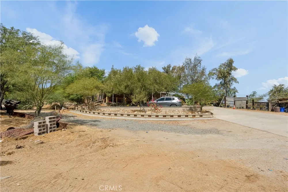 18455 Pequena Entrada Perris, CA 92570