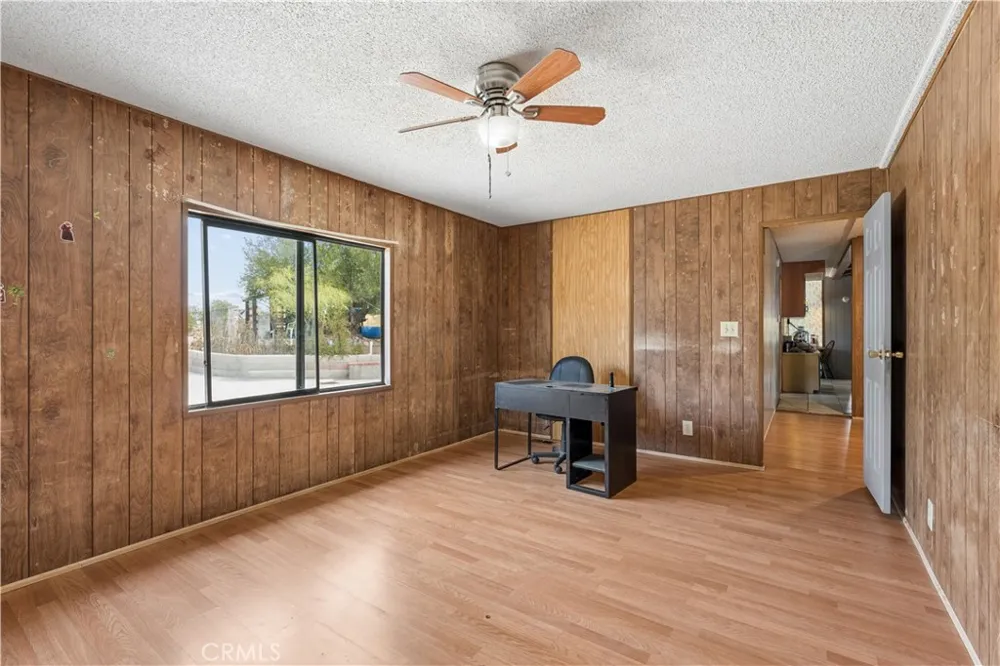 18455 Pequena Entrada Perris, CA 92570