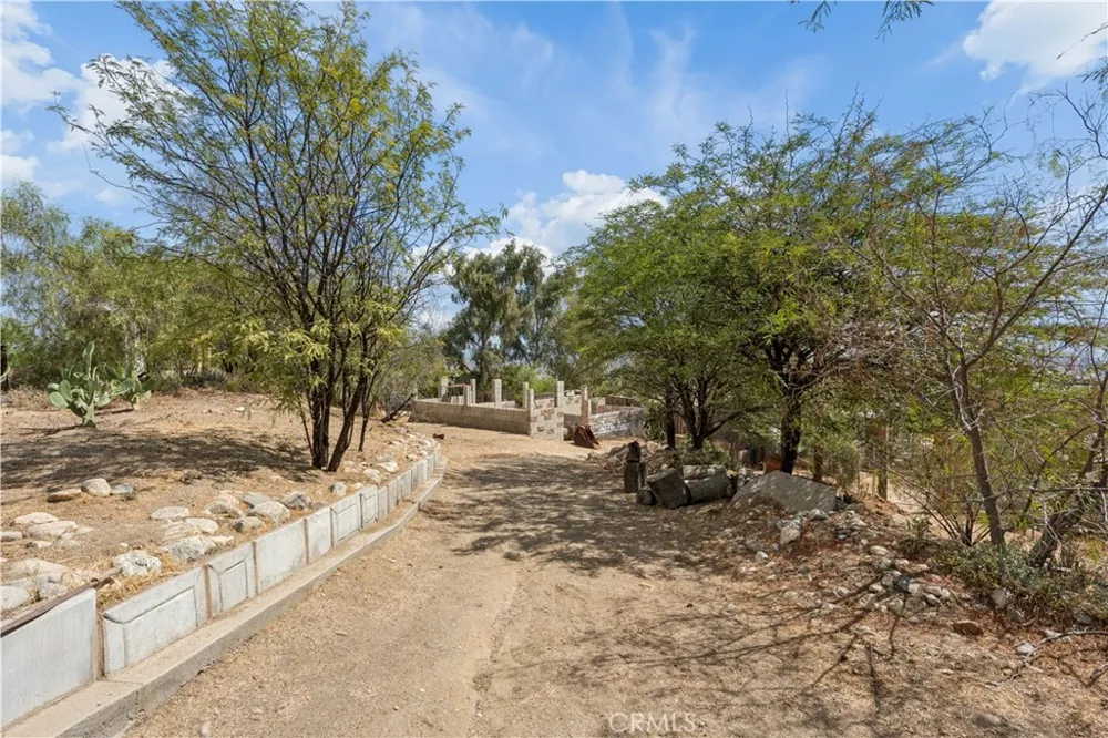 18455 Pequena Entrada Perris, CA 92570