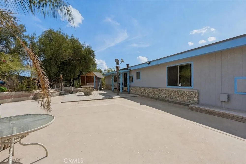 18455 Pequena Entrada Perris, CA 92570