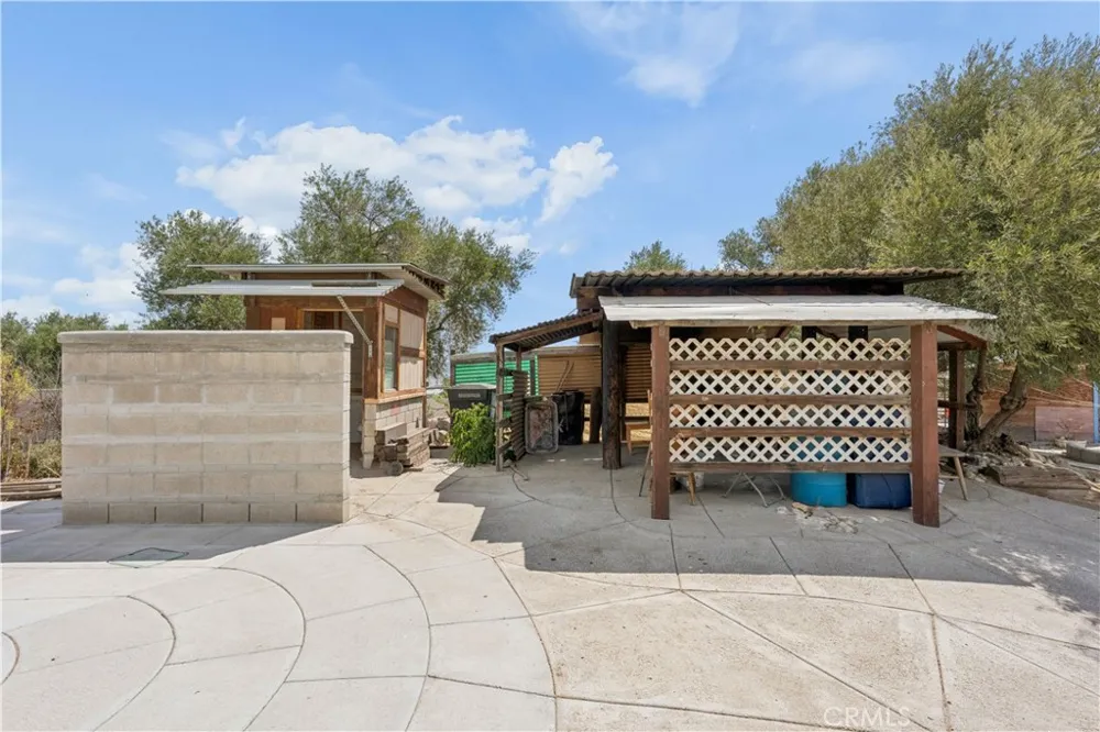 18455 Pequena Entrada Perris, CA 92570
