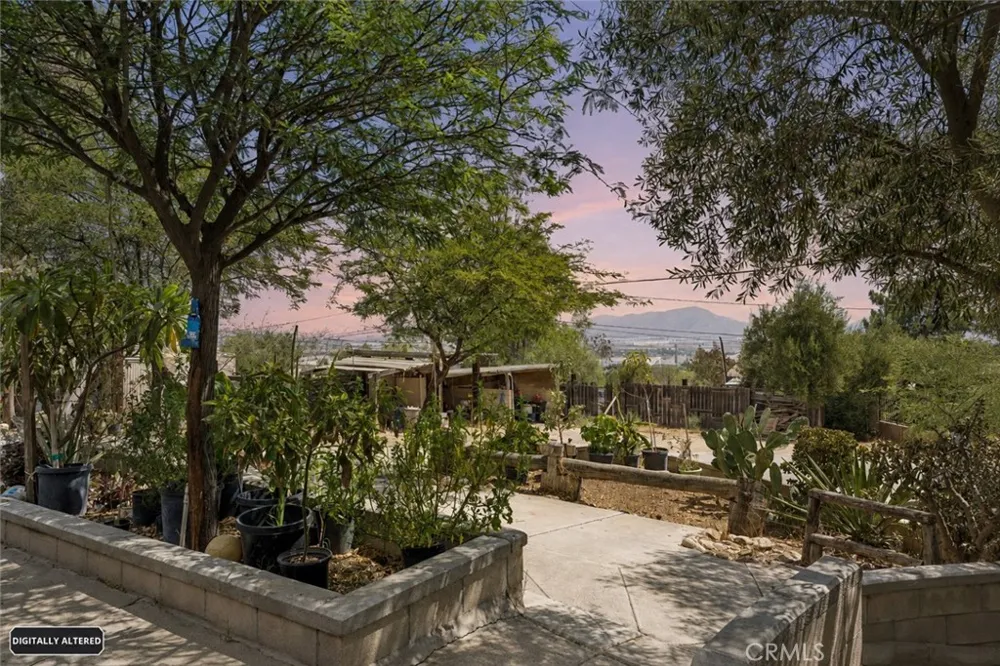 18455 Pequena Entrada Perris, CA 92570