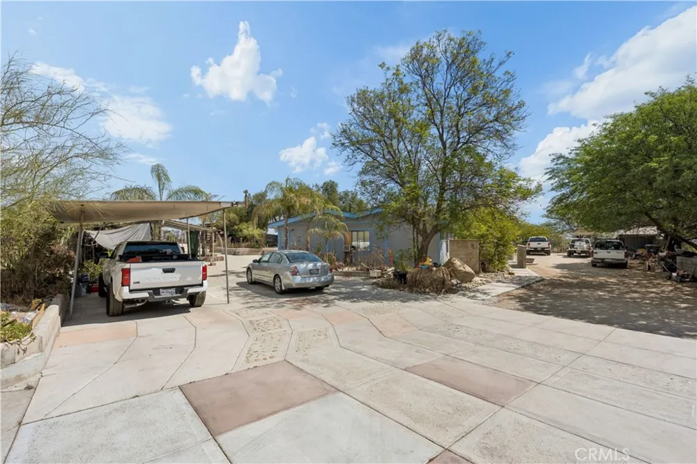 18455 Pequena Entrada Perris, CA 92570