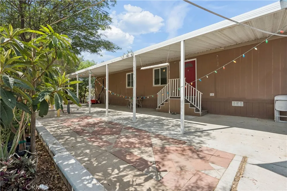 18455 Pequena Entrada Perris, CA 92570