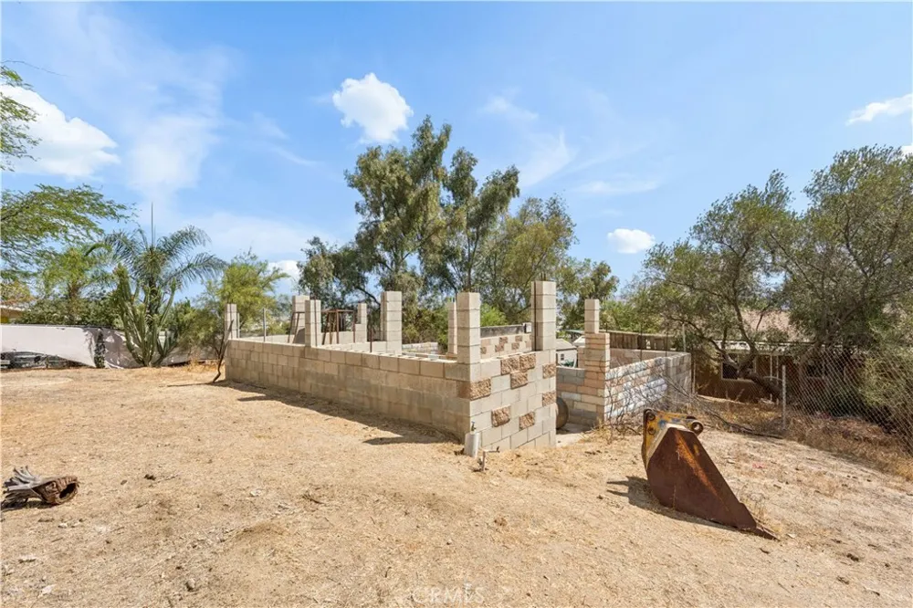 18455 Pequena Entrada Perris, CA 92570