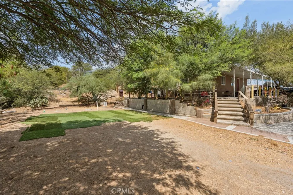 18455 Pequena Entrada Perris, CA 92570