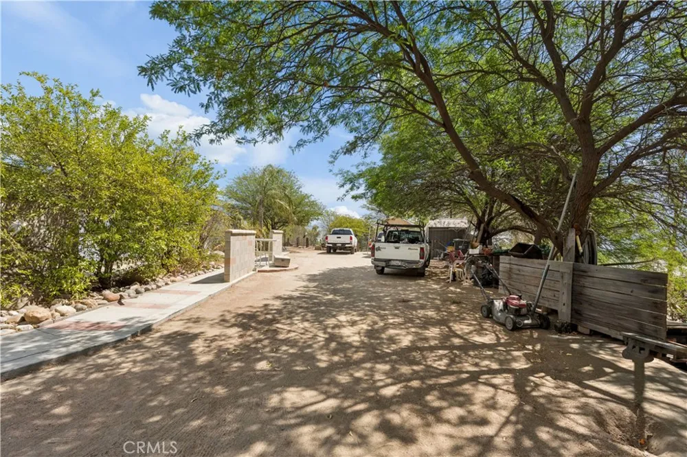 18455 Pequena Entrada Perris, CA 92570