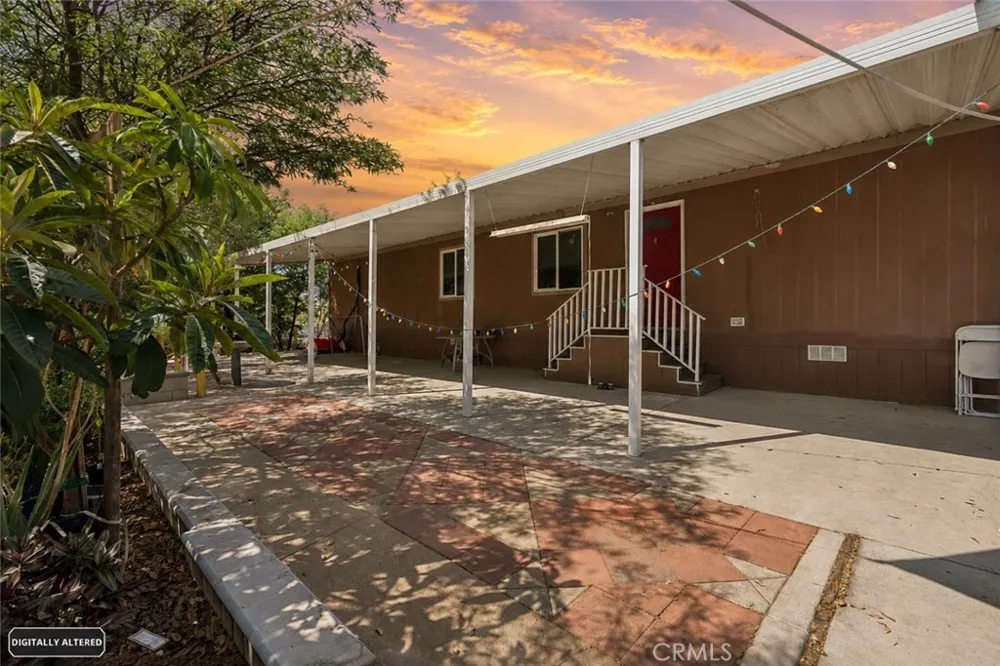 18455 Pequena Entrada Perris, CA 92570