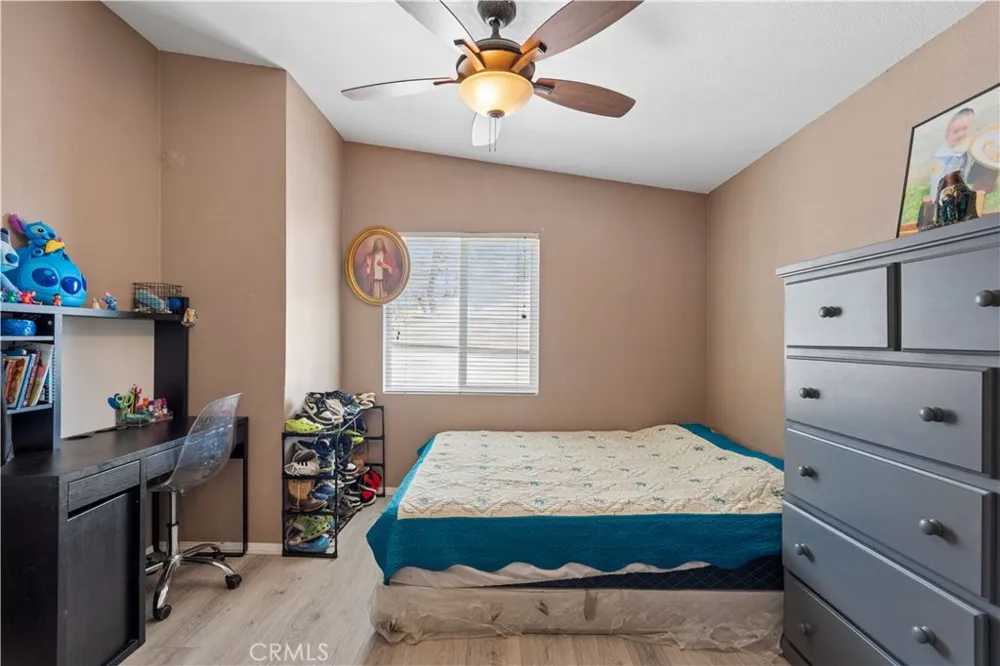 18455 Pequena Entrada Perris, CA 92570