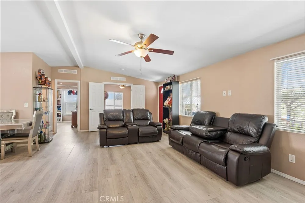 18455 Pequena Entrada Perris, CA 92570
