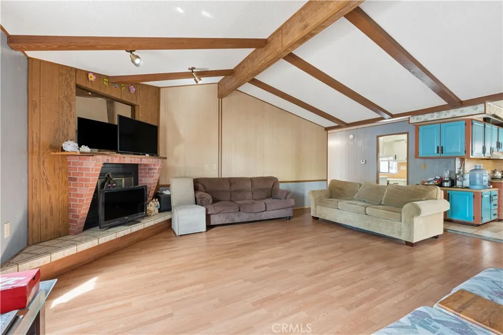 18455 Pequena Entrada Perris, CA 92570