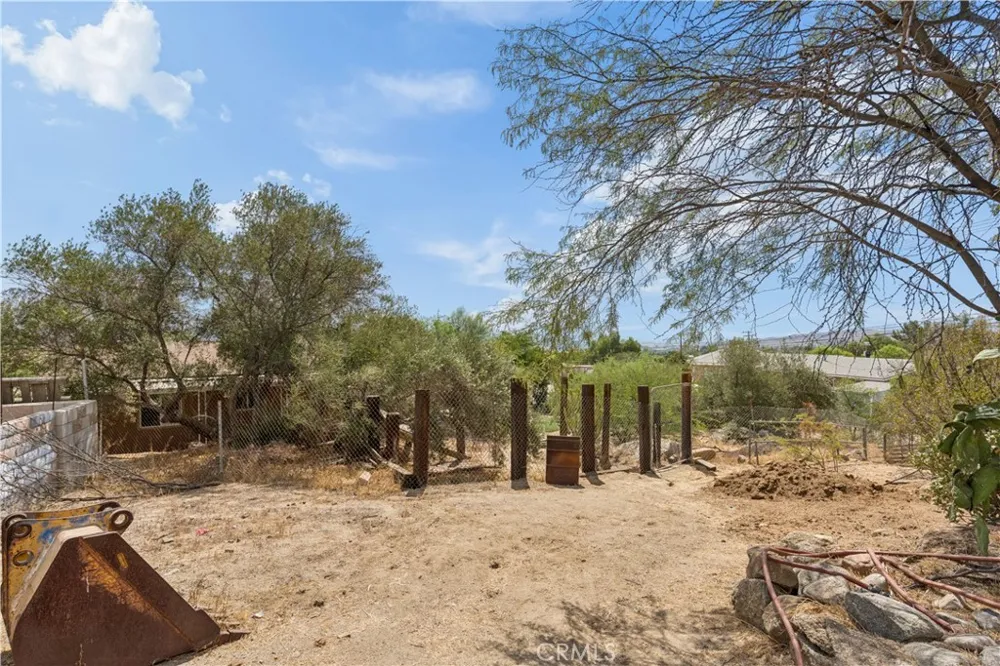 18455 Pequena Entrada Perris, CA 92570