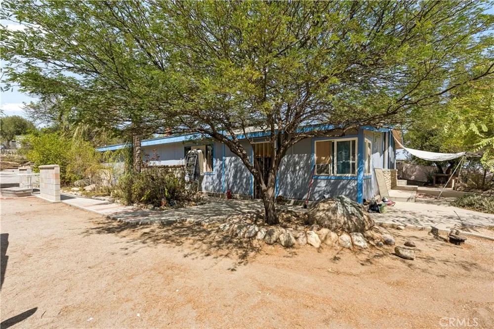 18455 Pequena Entrada Perris, CA 92570