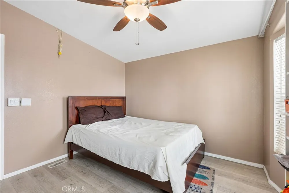 18455 Pequena Entrada Perris, CA 92570