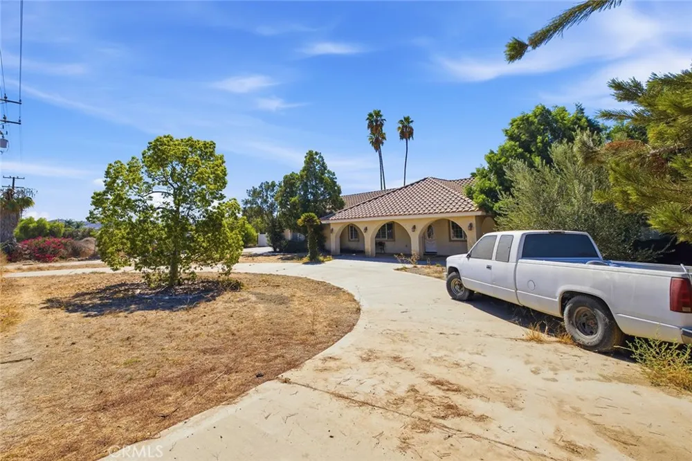 18551 Warren Road Riverside, CA 92508