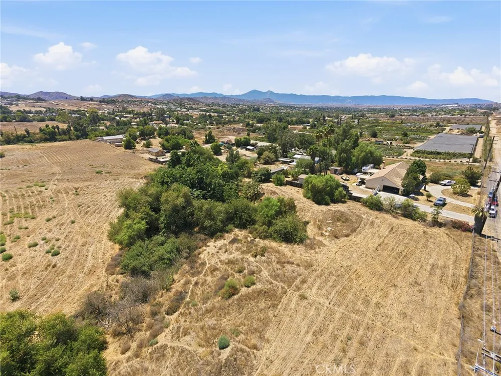 18551 Warren Road Riverside, CA 92508