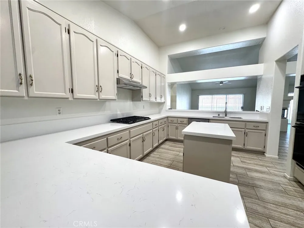 12789 Yorkshire Drive Apple Valley, CA 92308