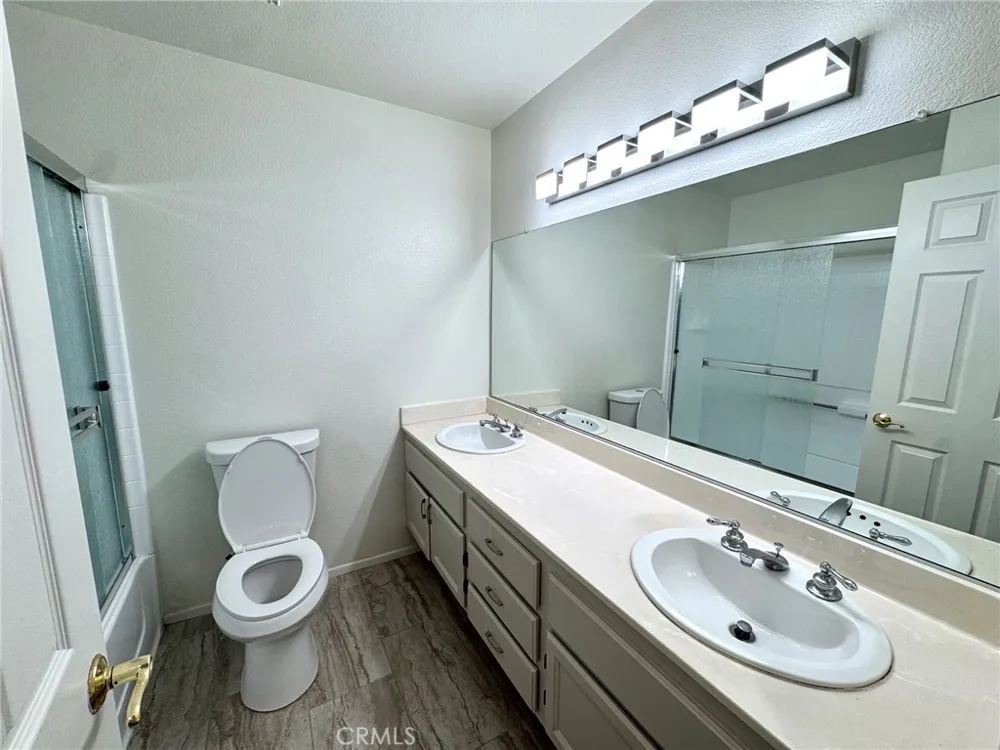 12789 Yorkshire Drive Apple Valley, CA 92308