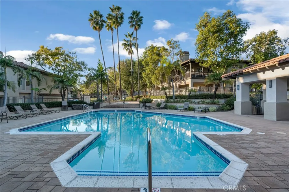 28 Via Contento Rancho Santa Margarita, CA 92688
