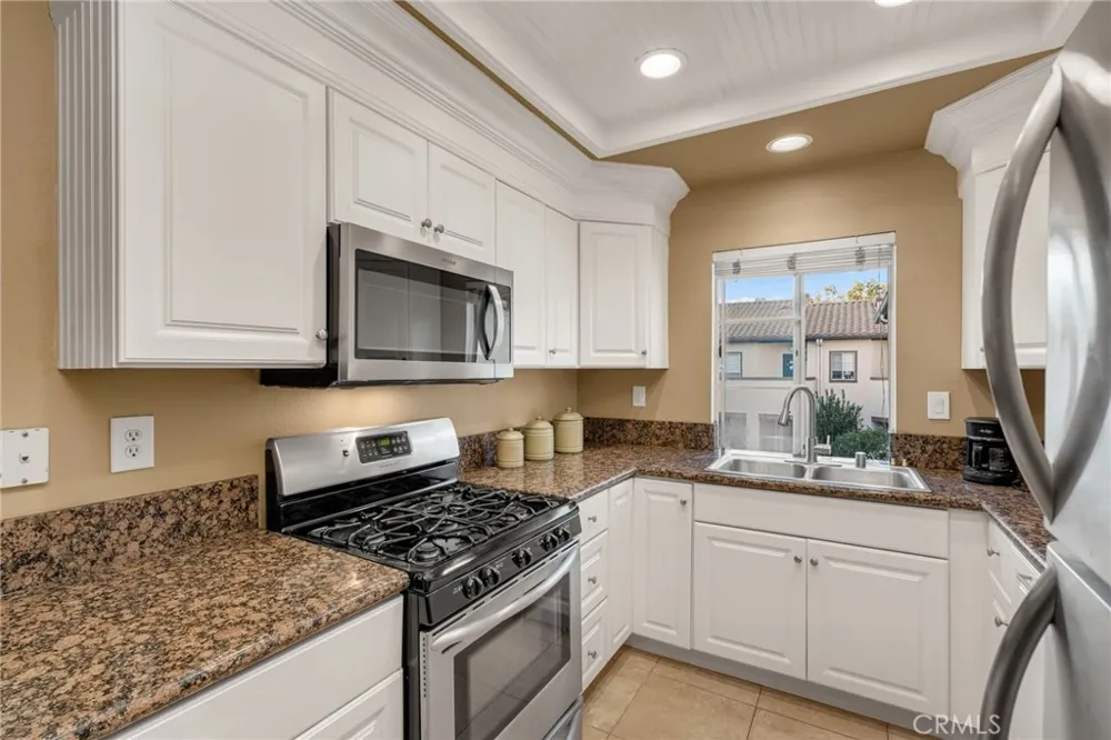 28 Via Contento Rancho Santa Margarita, CA 92688