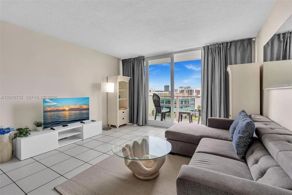 3505 S Ocean Dr #804 Hollywood, FL 33019