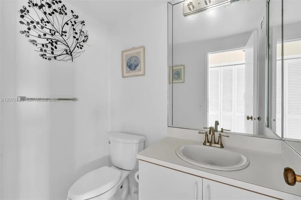 3505 S Ocean Dr #804 Hollywood, FL 33019
