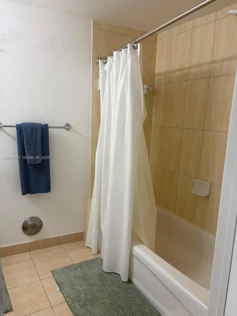 1750 Bayshore Dr #1216 Miami, FL 33132