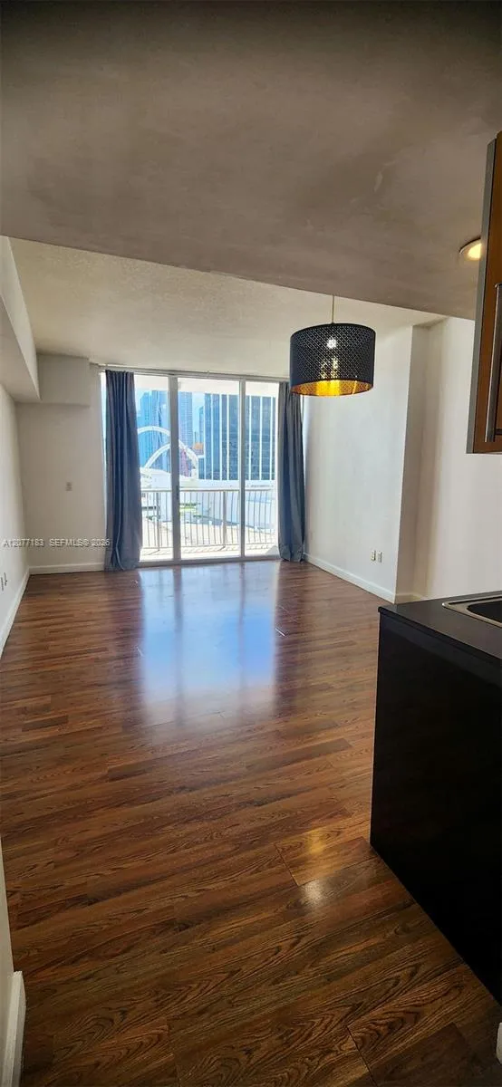 1750 Bayshore Dr #1216 Miami, FL 33132